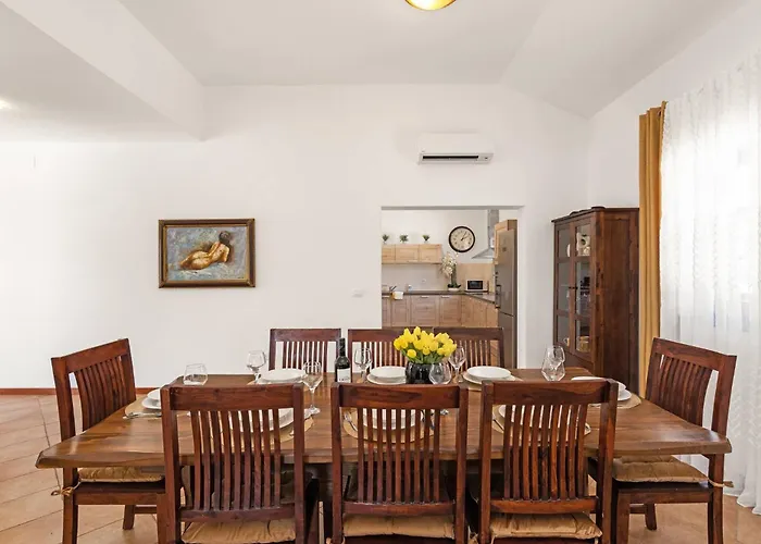 Вилла Muline Углян